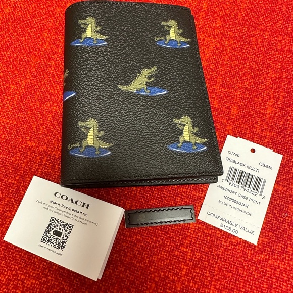 ❤️❤️❤️NEW coach passport bag/passport case holder with surfing crocodile… - Picture 6 of 13